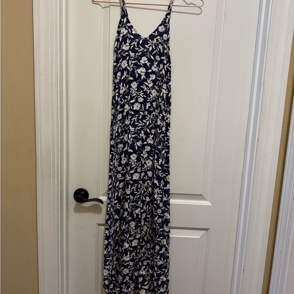 Old Navy Black and White Sleeveless Maxi Dress - Picture 3 of 5